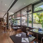 Doubletree By Hilton Paris Hotel