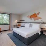 Doubletree By Hilton Paris