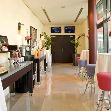 Radisson Blu Hotel, Paris 4*