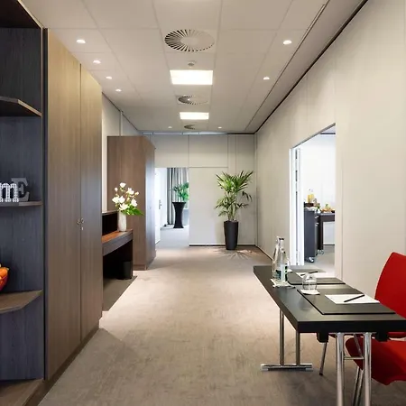 Hotel Radisson Blu Hotel, Paris 4*