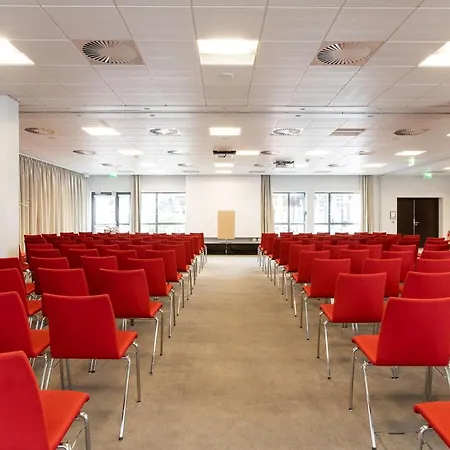 Radisson Blu Hotel, Paris 4*