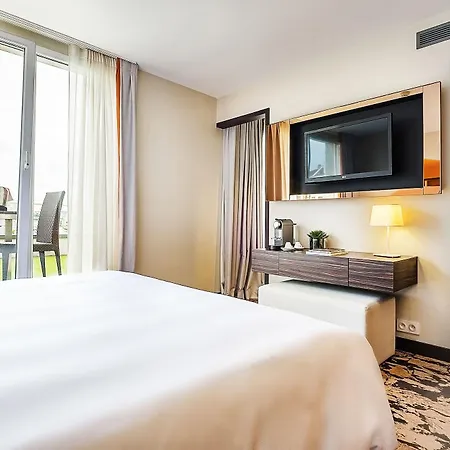 Radisson Blu Hotel, Paris 4* Boulogne-Billancourt