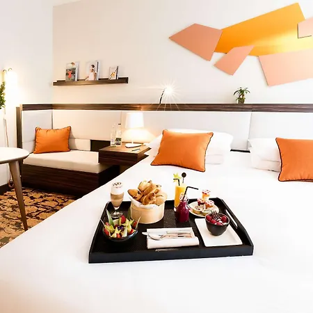 Radisson Blu Hotel, Paris 4*