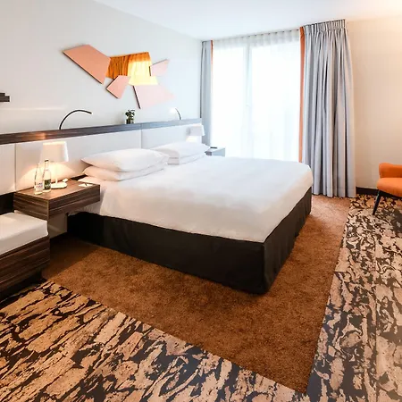 Radisson Blu Hotel, Paris 4*