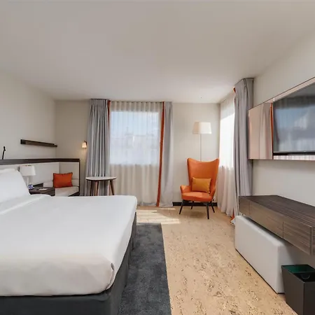 Radisson Blu Hotel, Paris 4*