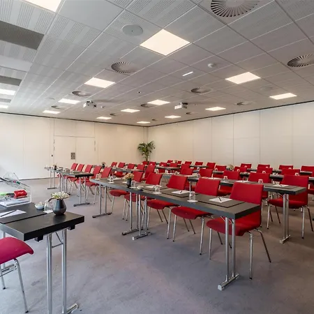 Hotel Radisson Blu Hotel, Paris 4*