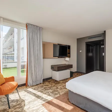 Radisson Blu Hotel, Paris 4*