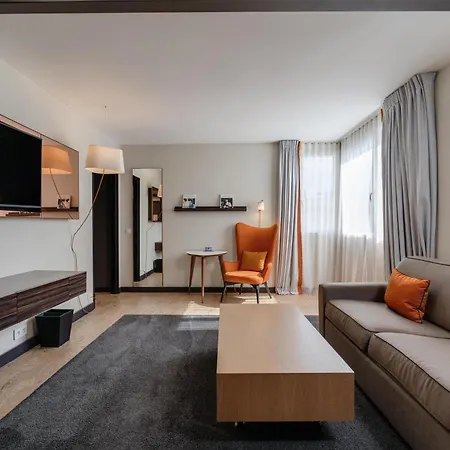 Hotel Radisson Blu Hotel, Paris 4*