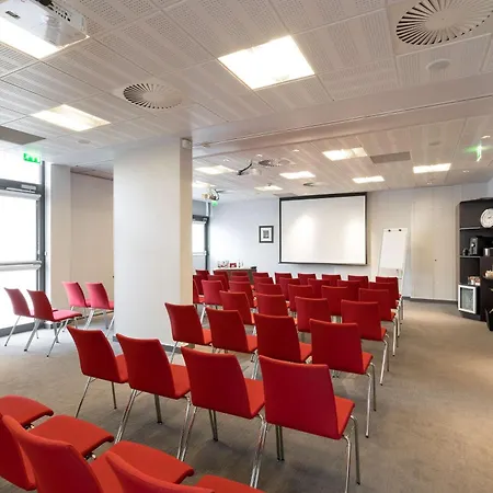 Doubletree By Hilton Paris Boulogne Hotel 4*