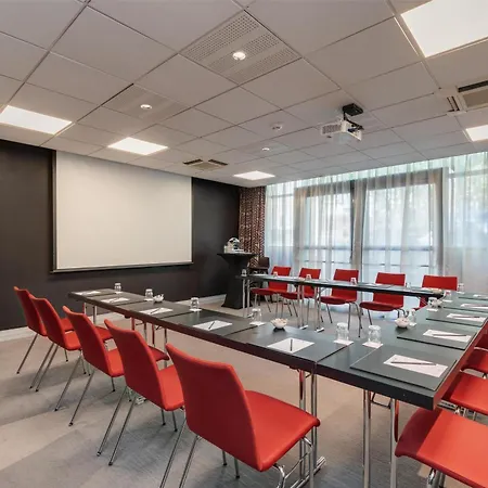 Doubletree By Hilton Paris Boulogne Hotel 4*