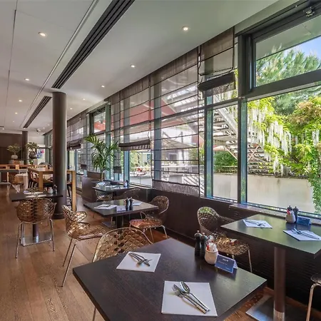 Radisson Blu Hotel, Paris 호텔