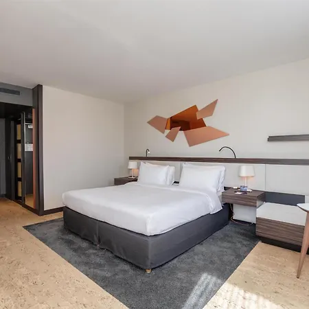 호텔 Radisson Blu Hotel, Paris 4*