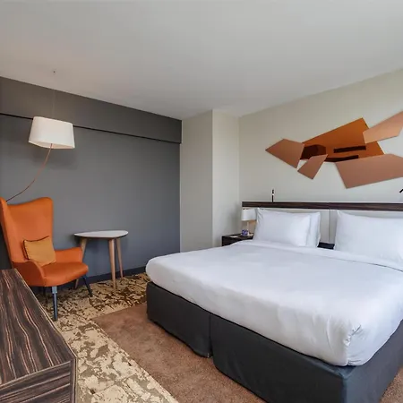 Hotel Doubletree By Hilton Paris Boulogne 4*