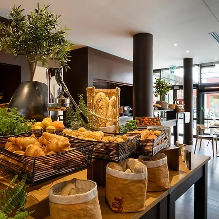 Doubletree By Hilton Paris Hotel 4*