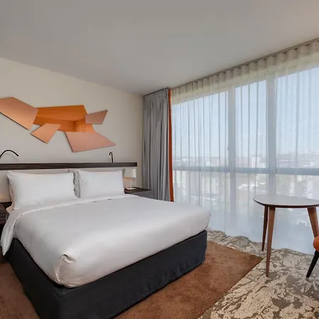 Hotel Doubletree By Hilton Paris 4*