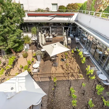 Doubletree By Hilton Paris Hotel