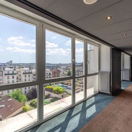 Doubletree By Hilton Paris Hotel