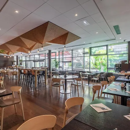 Doubletree By Hilton Paris Hotel