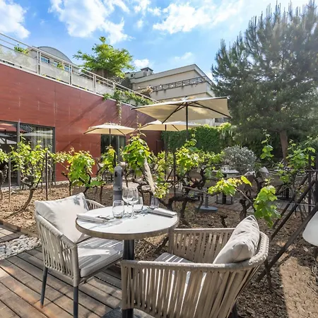 Doubletree By Hilton Paris Hotel 4*