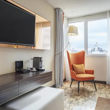 Doubletree By Hilton Paris Hotel