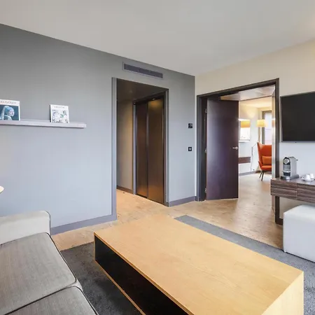 Doubletree By Hilton Paris Hotel 4*