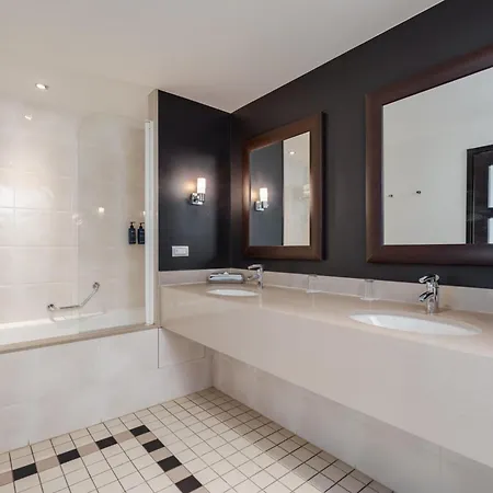Doubletree By Hilton Paris Hotel Boulogne-Billancourt