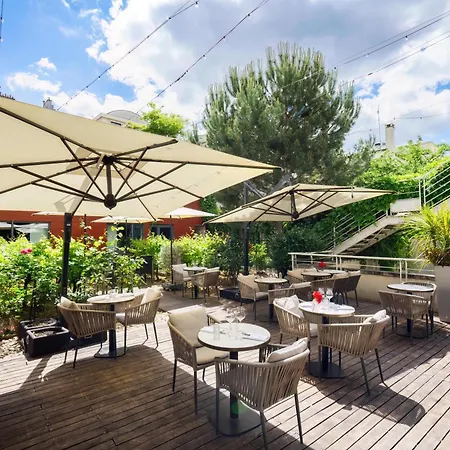 Doubletree By Hilton Paris Булонь-Бийанкур