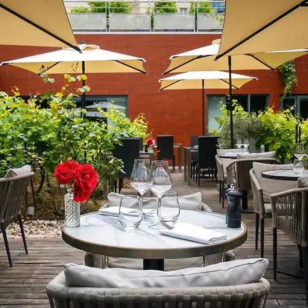 Doubletree By Hilton Paris Hotel