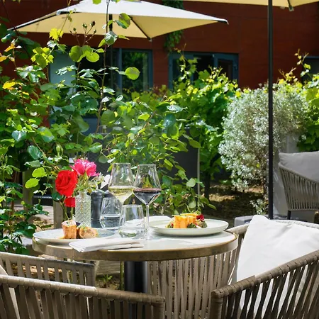 Doubletree By Hilton Paris Hotell