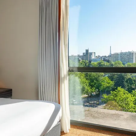 Doubletree By Hilton Paris Hotell