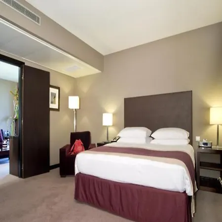 Radisson Blu Hotel, Paris Hotel 4*