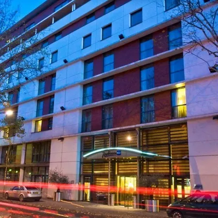 מלון Radisson Blu Hotel, Paris בולון-בילנקורט