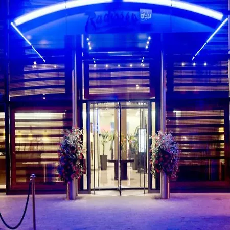 מלון Radisson Blu Hotel, Paris