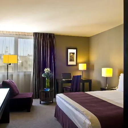 Doubletree By Hilton Paris