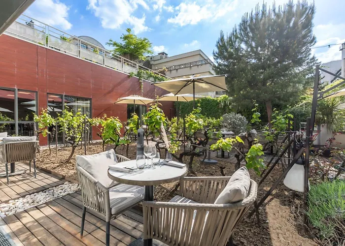 Doubletree By Hilton Paris Hotel