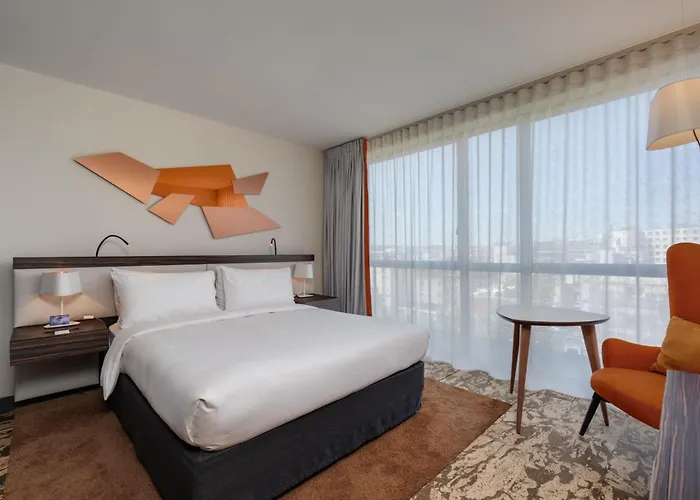 Hotel Doubletree By Hilton Paris 4*