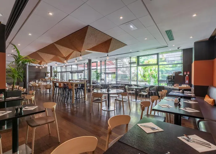 Doubletree By Hilton Paris Hotel