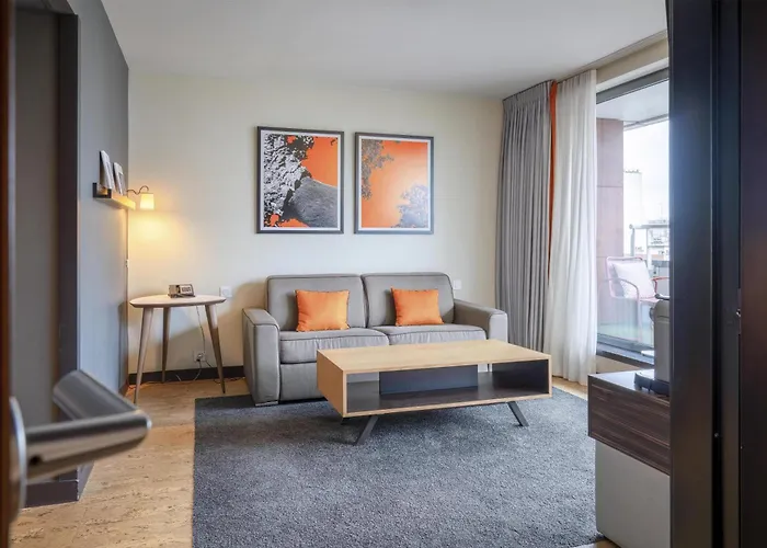 Doubletree By Hilton Paris Hotel Boulogne-Billancourt