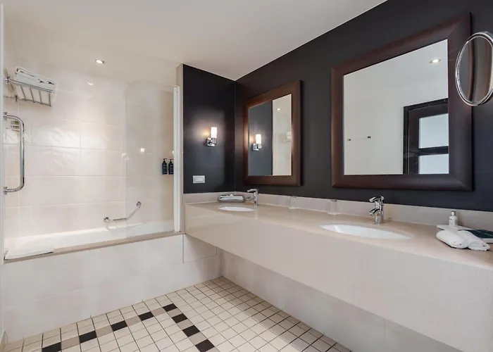 Doubletree By Hilton Paris Hotel Boulogne-Billancourt