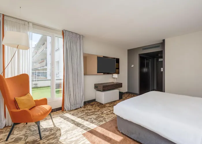 Doubletree By Hilton Paris Hotel